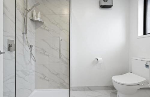 Te Atatu Peninsula Haus | Your Home Away From Home