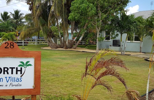 Newlands Wohnung | Ihr Zuhause im Paradies, North Palm Villas 3 Schlafzimmer, 2 Bäder zu vermieten.