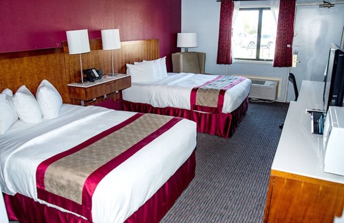 Cedar City Hotel | Your Ideal Base for Park Adventures & Exploration! Free Breakfast, Pool Access!