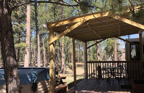 Custer Haus | Deine Oase wartet! Glamping mit allen Annehmlichkeiten. Gemütlich, privat, entspannend.