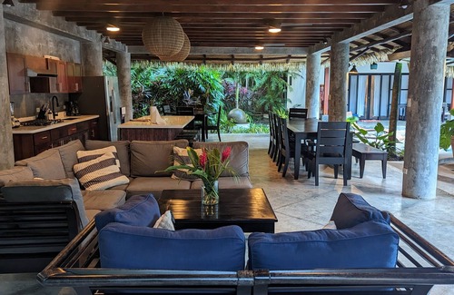 Playa Guiones Haus | Ihr eigenes privates Luxus-Boutique-Resort, nur 2 Minuten vom Strand entfernt