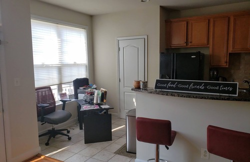 Gaithersburg Haus | Modern Home with Perks