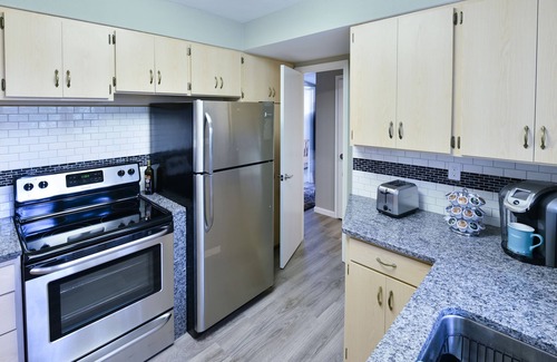 Highland Haus | Ihr privater Retro-Rückzugsort - unschlagbarer Ort. Mega Mall, Flughafen, Innenstadt