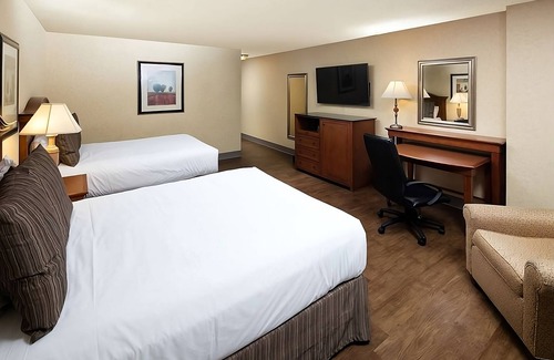 Redding Resort | Your Relaxing Getaway Awaits! Outdoor Pool, FREE Parking, Pets Allowed!