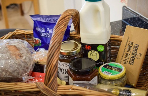 Nantgarw Haus | Ysgubor y Coed - Vier Schlafzimmer Haus, Schläft 8