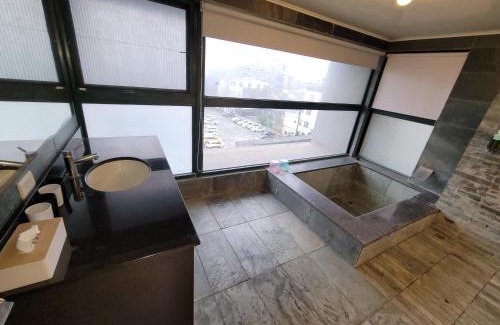 Jiaoxi Haus | Yuanben Mountain Hot Spring Homestay