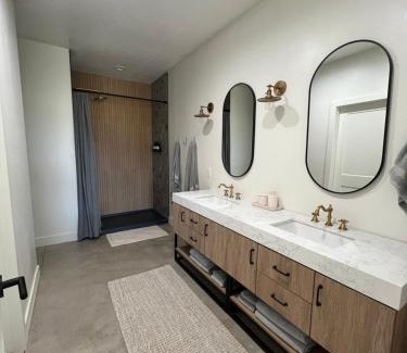 Juab County Haus | Yuba Lake Barndominium Resort