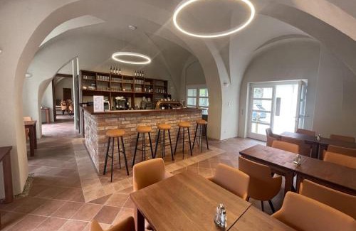 Racice-Pistovice Wohnung | Zámek Castle Račice - Podzámčí Undercastle