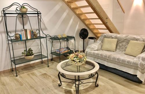 Atalaia Haus | Zeca Holidays -Atalaia Fall Mezanine Ideal para trabalhar