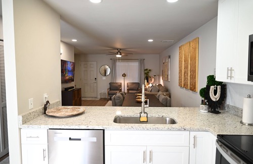 Newnan Haus | Zen in Newnan! Calming and comfy. Have a charming stay in this zen inspired home