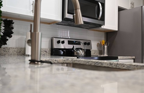 Newnan Haus | Zen in Newnan! Calming and comfy. Have a charming stay in this zen inspired home