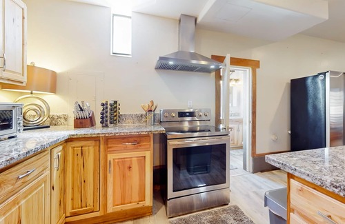 Chico Haus | Zen Mountain Retreat hideaway with sweeping views, outdoor space, & W/D