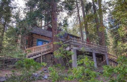 Zephyr Cove Haus | Historisches Blockhaus, Privatstrand, gefilterter Seeblick, Terrasse, Grill (NVH0581)