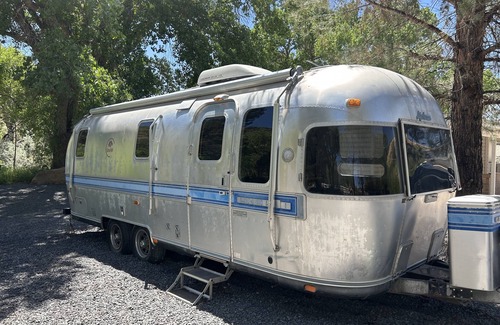 Toquerville Haus | Zion Airstream Retro Retreat