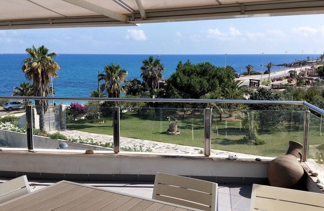 "Ático-dúplex Geniales Vistas al Mar" mit Pool, Meerblick und Terrasse
