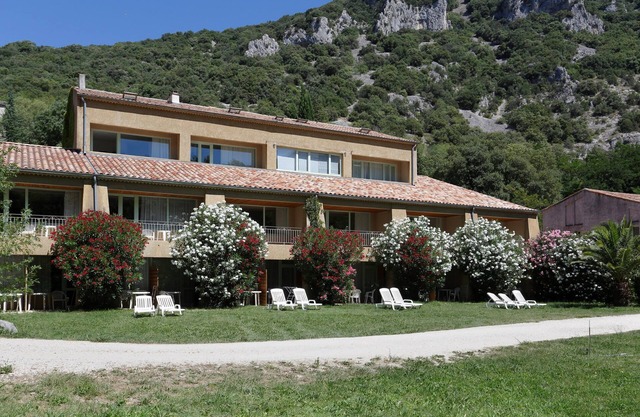 Studio mit Terrasse, vue sur l'Ardèche!