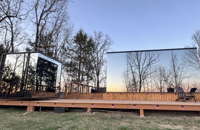 ÖÖD Mirror House at SkyEagle Ridge
