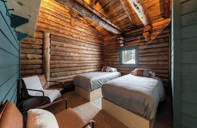 ÖBois Charlevoix: L'Écurie 3 (bedroom)
