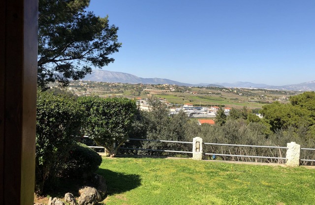 Οχικό σπίτι πολύ κοντά στην θάλασσα και 10 'Weitere Informationen "Ελ. Βενιζέλος ".