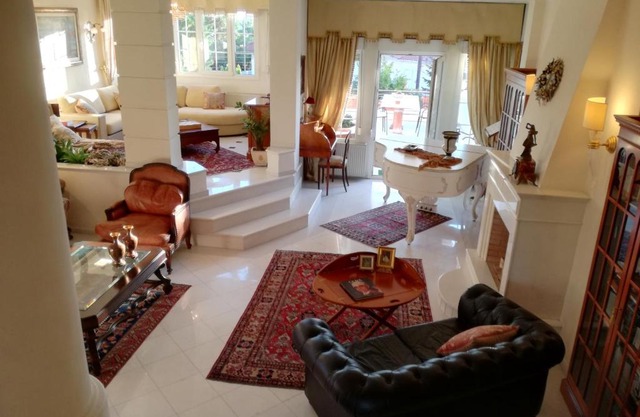 Πολυτελής κατοικία με θέα τον Θερμαϊκό