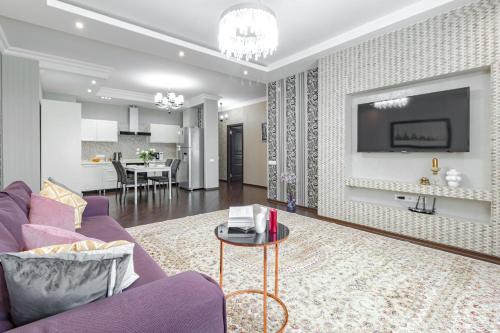 Отличный вариант для больших групп! Очень красивый вид на город!