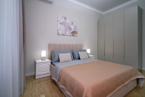 Просторный 3-х комнатный апартамент в центре Алматы, Mega Park Arbat