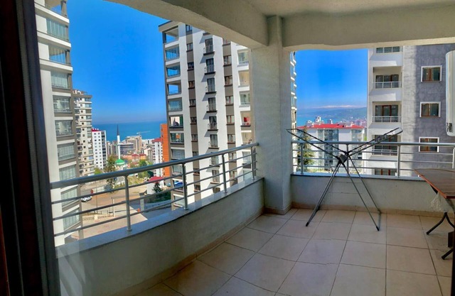 شقة في يومرا طرابزون- شقق الصقر الذهبي