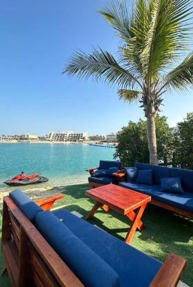 فيلا بيتا خصوصيه في الشاطئ والمسبح