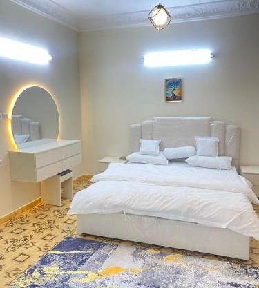 نزل القمريه