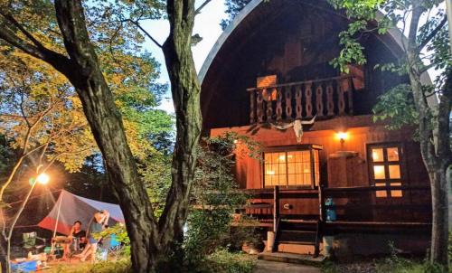 クイーンズマウンテン ペット歓迎 温泉完備 一棟ログハウス 超体験型 貸別荘 ファミリーリゾート 乗馬 釣り ふれあい動物園 那須 那須町