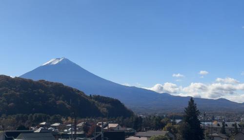 富士山と河口湖とホテル風鈴