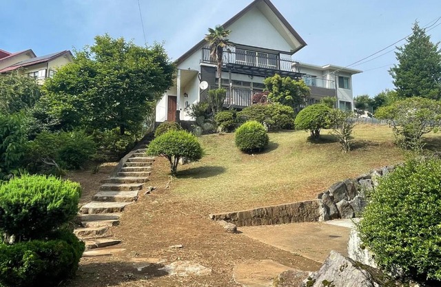 ■屋根付BBQテラスのある貸別荘■1棟貸しなので安全安心■3台分の無料駐車場完備です