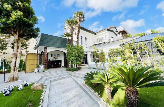 海の眺め/プール付き/炭火BBQ(雨でも可能)/まるまる貸切別荘/最大13名/名勝千畳敷・三段壁近く