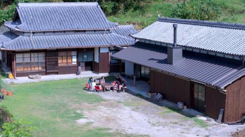 猫と図書館のある宿 草地家 Kusachike