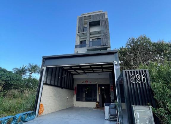 花蓮市海闊首驛海景包棟民宿 KTV不限時 電動麻將 獨棟電梯別墅 VIP浴缸 停車免費 烤肉行程代買代訂 加Line訂房為主 過年開放預訂 歡迎詢問