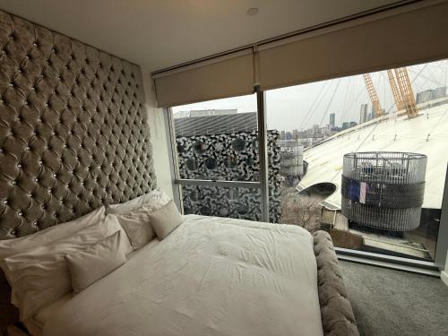 02 Arena View Suite