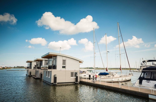 03. Floating-Houses (105 m²) Hero - Floating-House Nr. 7 mit Kamin und Haustier