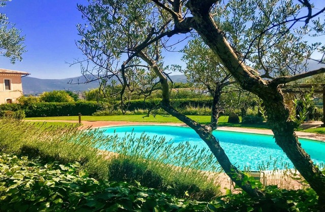 04 Pool Spoleto Tranquilita - yoga studio - A sanctuary of dreams and peace 04