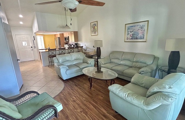0463 - Beautiful 2 Bed/2 Bath Bradenton condo, close to beaches and IMG academy