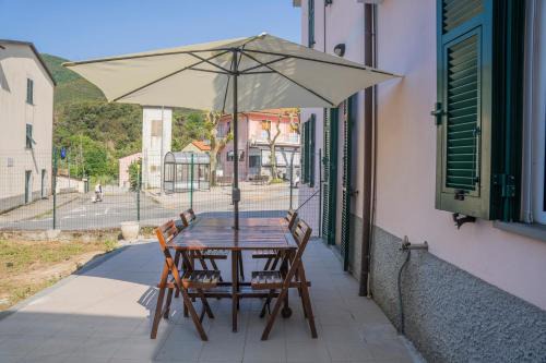047B - Casa Le Grigue, tra le Colline e il Mare di Sestri a 10 Minuti di auto dal Mare