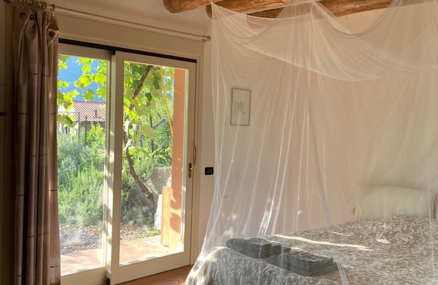 0900BG - Island Sunset House