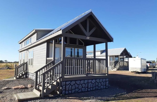093 Star Gazing Tiny Home nr Grand Canyon South Rim Sleeps 8