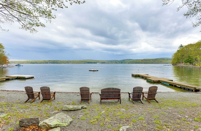1/2 Mi to Boat Ramp: Lake Wallenpaupack Retreat!