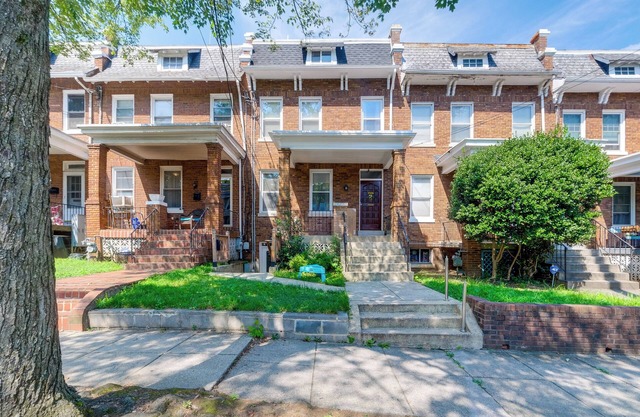 Walkable Condo in Petworth w/ Private Patio!