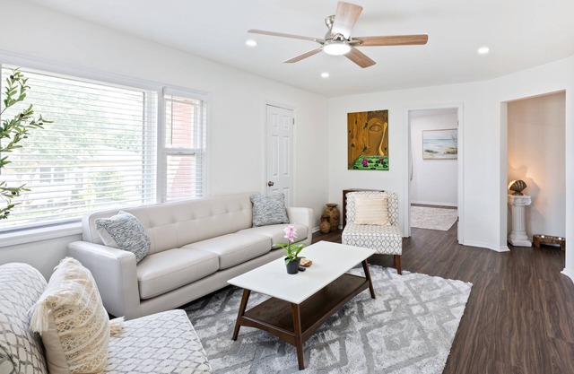 1.5 mi to Rutgers University, RWJ, Saint Peter's, Pet Friendly, Laundry, Parking