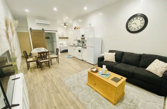 1 bd Anniversary Suite with a stunning country setting!