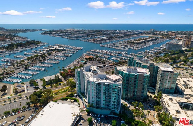 1 bd Apt in Marina Del Rey - Venice. Resort style complex with premium amenities
