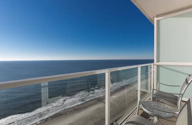 1 BD Condo, Sleeps 4, Full Kitchen, Ocean 22 Resort!