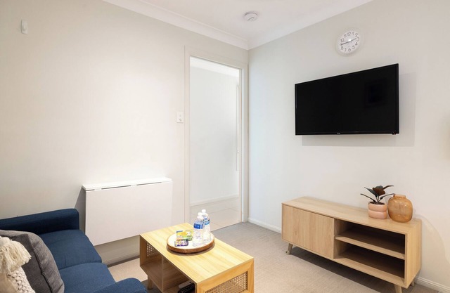 1 Bdr Aircon! Espresso! Train! Restaurants 5144D1