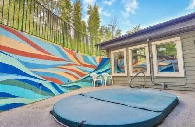 1 BDRM / King / AC / Hot Tub & Pool